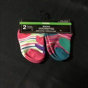 CHILDRENS 2 PACK OF SOCKS NEW SZ 6-12 MONTHS GIRLS